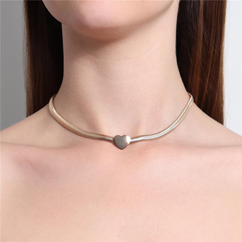 Colar Choker Fita "M" Com Coração Liso Banhado Em Ouro 18K Ou Ródio Branco